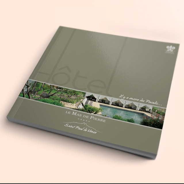 mdp hotel conception de brochure en collaboration avec l'agence pixart images